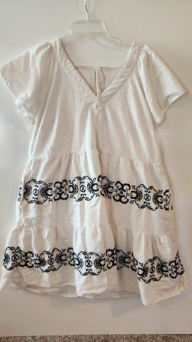 Embroidered Tiered Mini Dress Cream Boho V-Neck Pockets Old Navy L Cottage #234